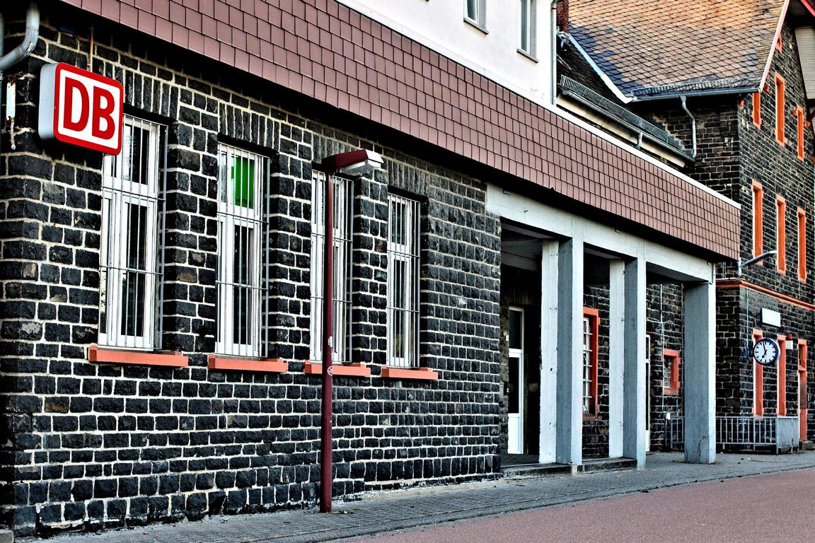 Am Bahnhof