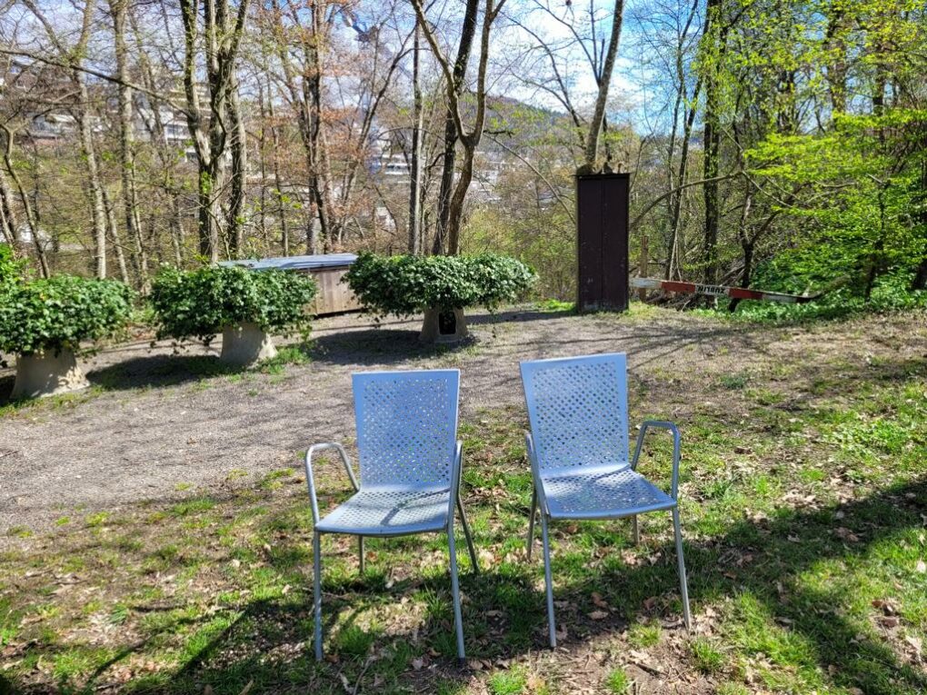 2 Stühle